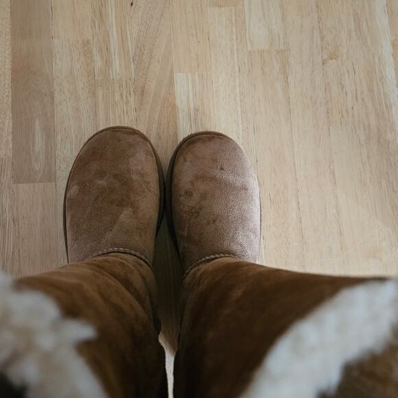 UGG Bailey Bow Tall Sheepskin Boots Chestnut Women’s 7 Flaws - Picture 6 of 11